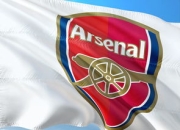 棋牌游戏-皇马轻取阿森纳，莫德里奇梅开二度英超