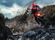 开云棋牌-约基奇关键节点连续得分，勇士淘汰赛过关凯尔特人，两大王朝的传承与对决