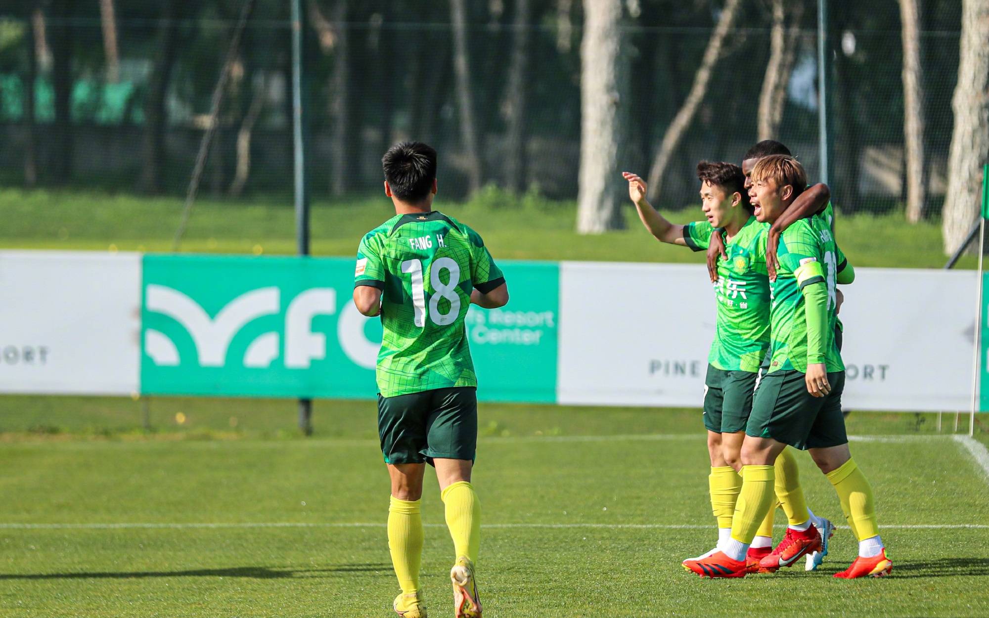 包含国安主帅谢幕胜利，球队士气高昂展现强势的词条