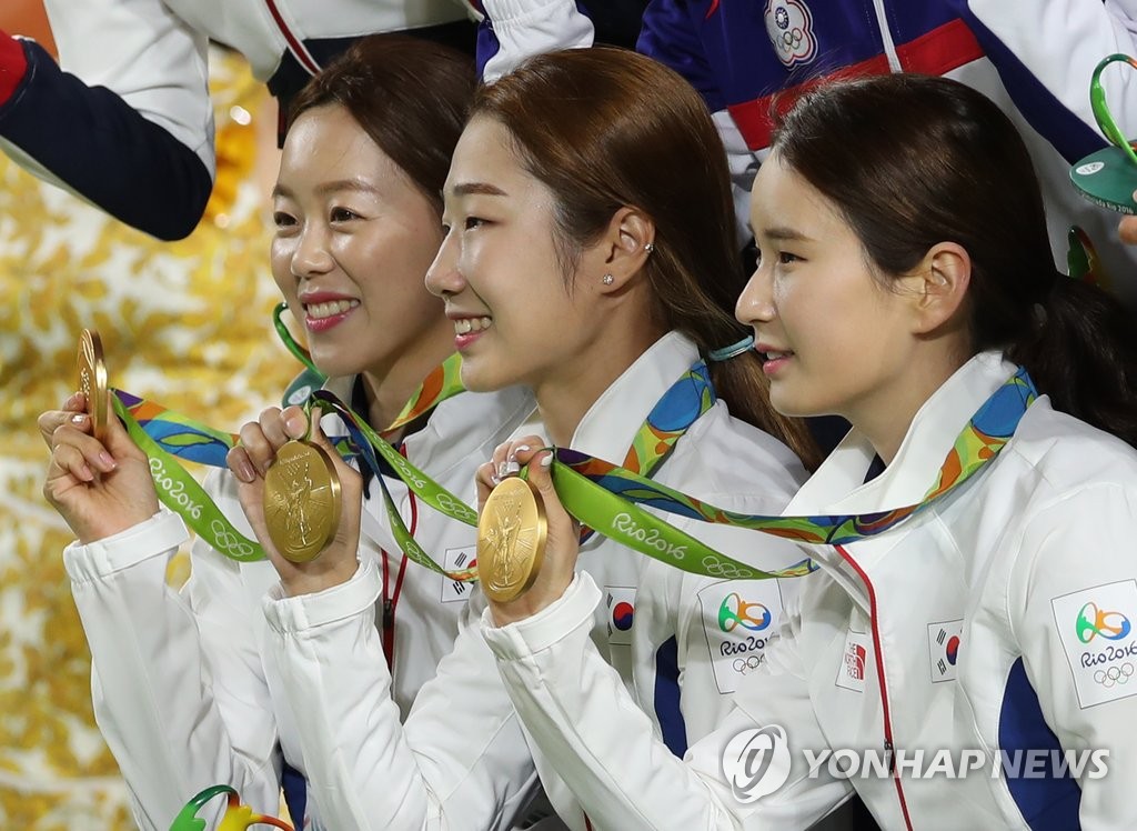 包含塞内加尔射箭选手勇夺金牌，再次崭露头角的词条