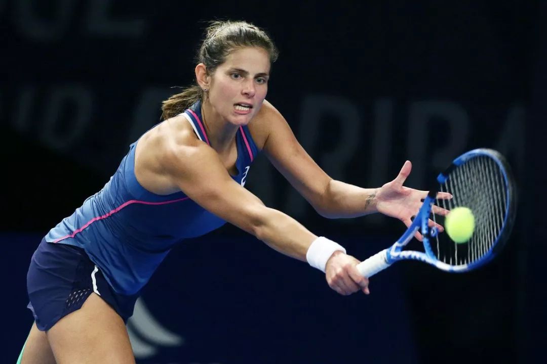 关于华沙卡贝尔杯比赛大捷，挺进八强的信息