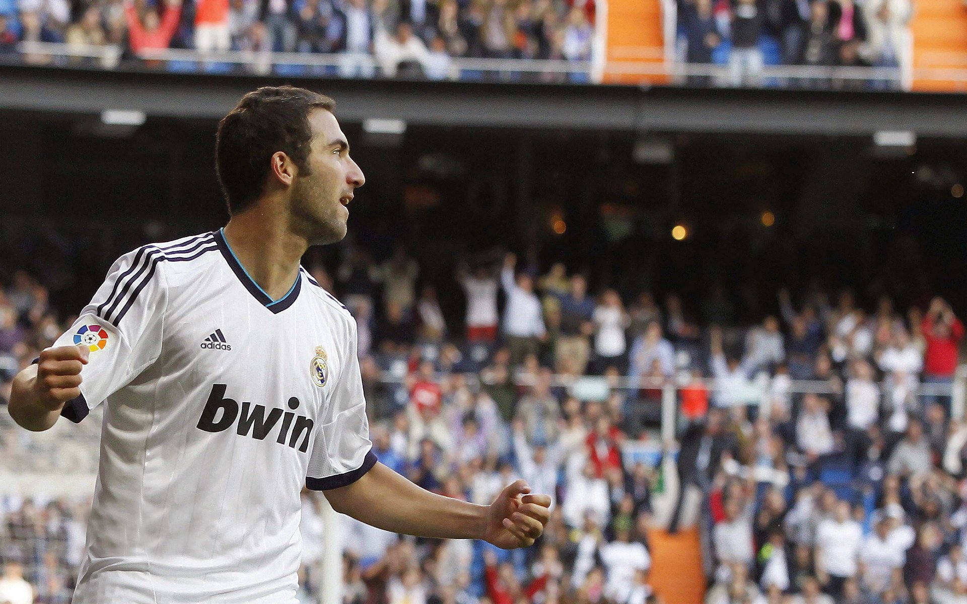 奇迹之夜与灼热锋芒,巴萨的史诗翻盘与萨拉赫的持续燃烧