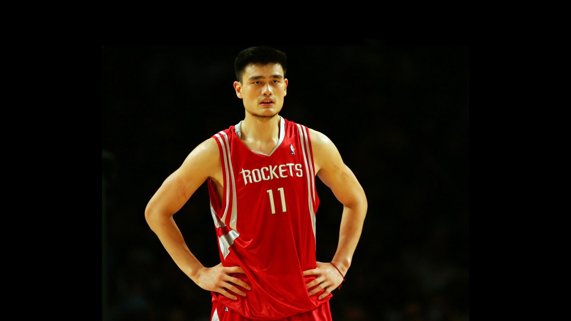 孤注一掷的星芒，2026世界杯E组，波兰铁骑碾压突尼斯，梅西完成最后的致命一击